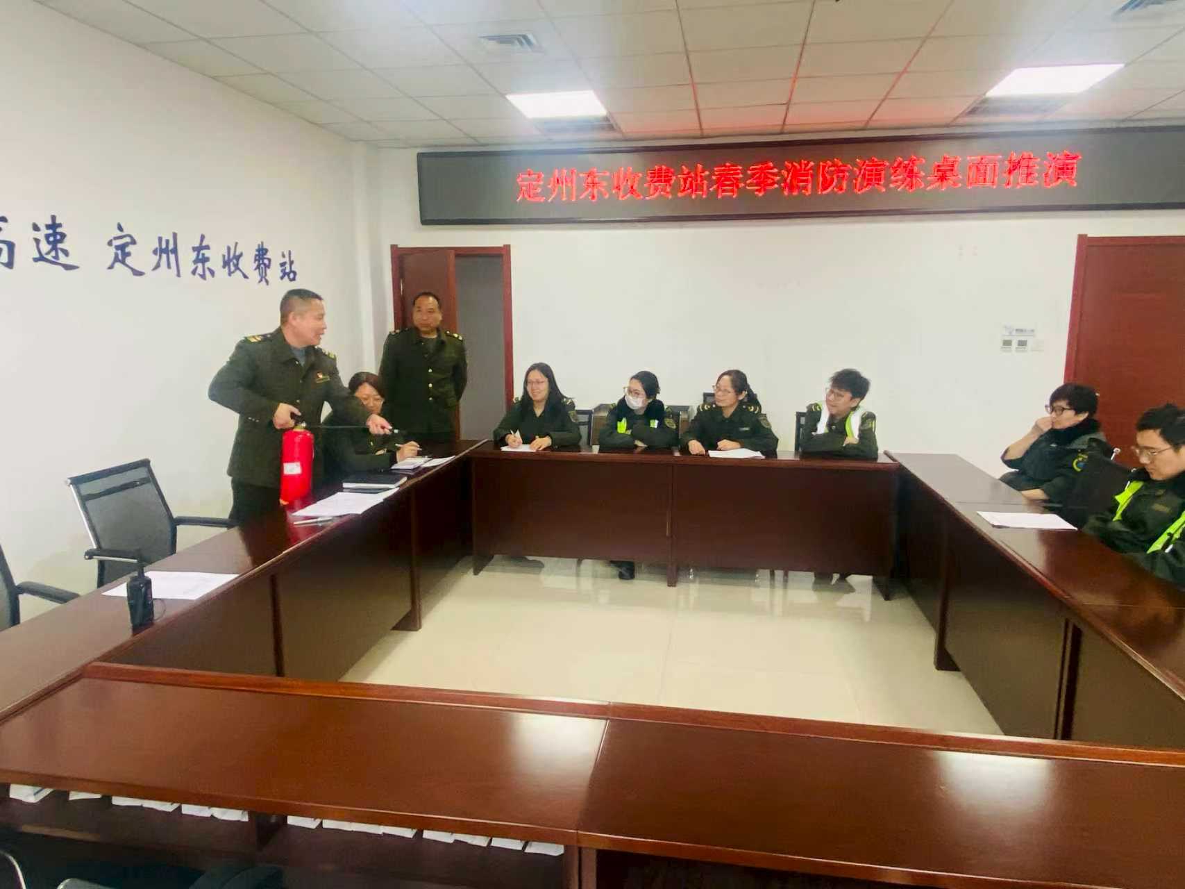 范、马消防.jpg