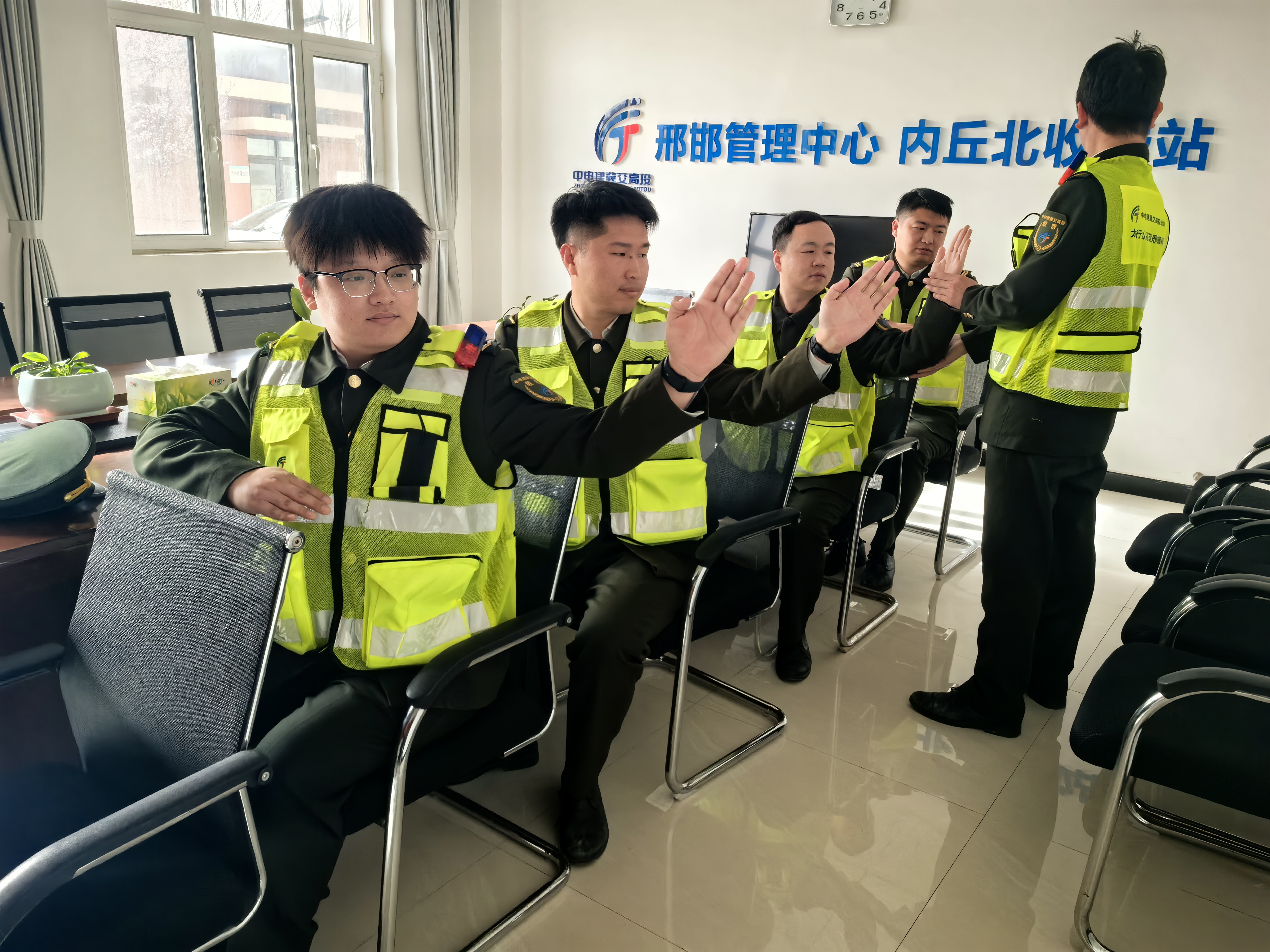 肢体礼仪.jpg